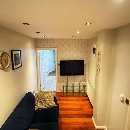 Eastbury Road Home Уотфорд Экстерьер фото